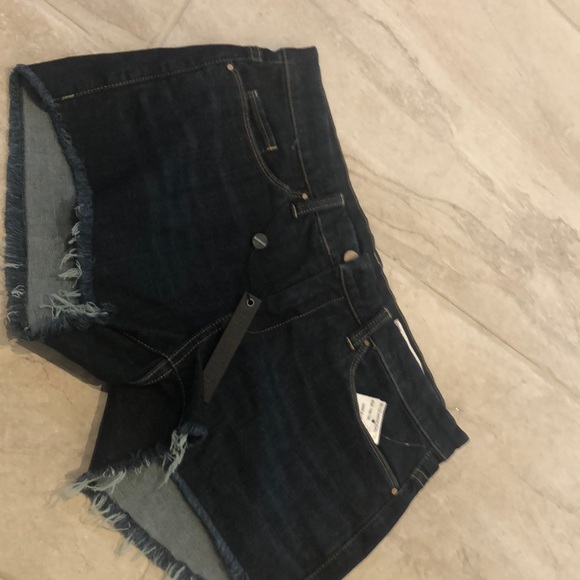 Blank Denim shorts - Picture 3 of 5